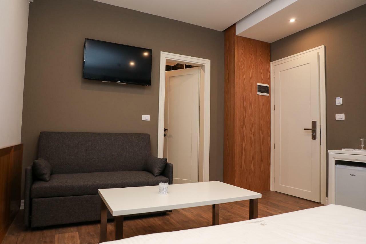 Hotel Romeo Korce Exterior foto
